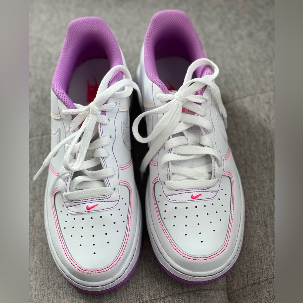 Nike Air Force 1 (Boys size 5.5Y / Women’s size 7)